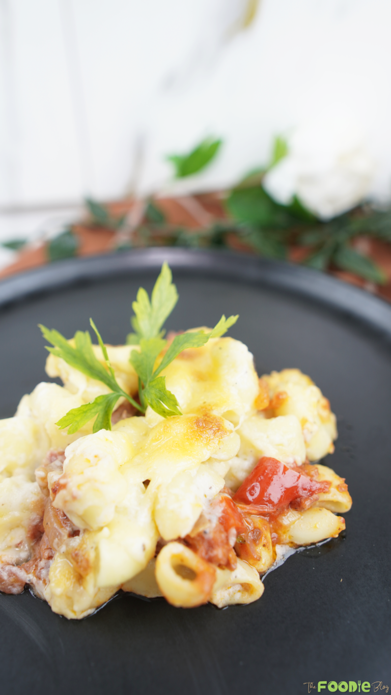 Cheesy baked pasta with beef and mozzarella