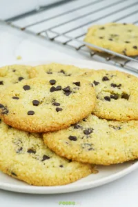 Almond Flour Chocolate Chip Cookies