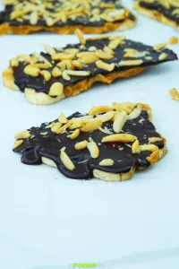 Banana Peanut Butter Chocolate Bark (Easy No-Bake Recipe)